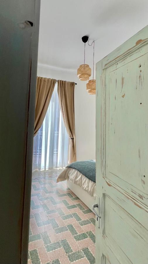 Dimora Al Campanile Bed & Breakfast Sannicandro di Bari Екстериор снимка